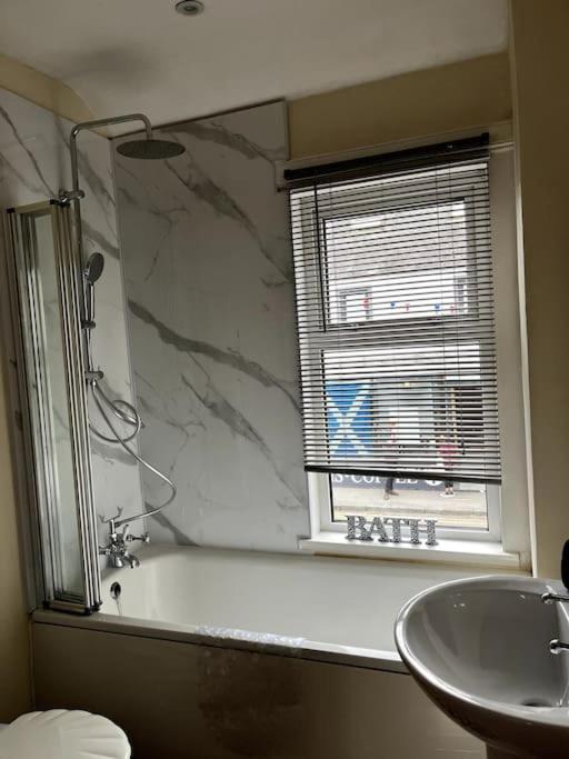 House In Drymen Village With Free Local Health Club Access Glasgow Esterno foto